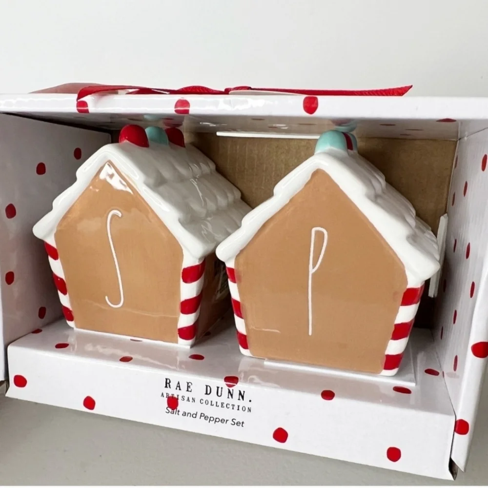 Rae Dunn Christmas Gingerbread House Salt and Pepper‎ Shaker Set